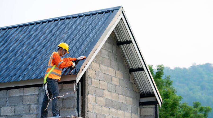 Professional gutter cleaning in Bluffton, AR